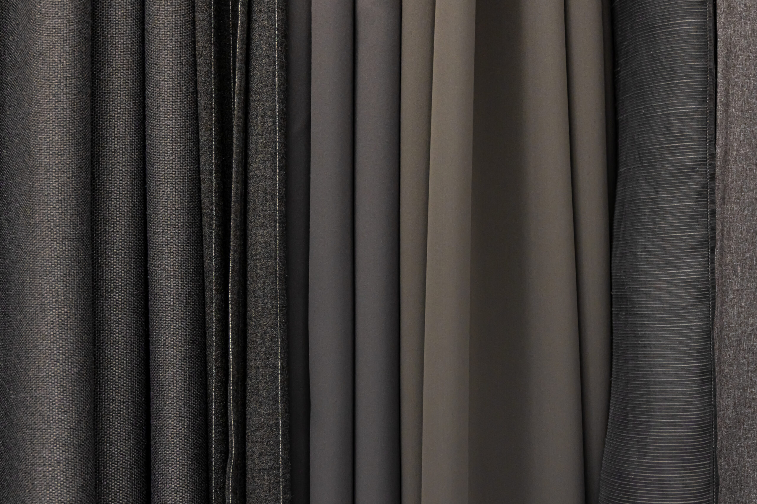 How to Choose Curtain Fabric for Dubai’s Climate